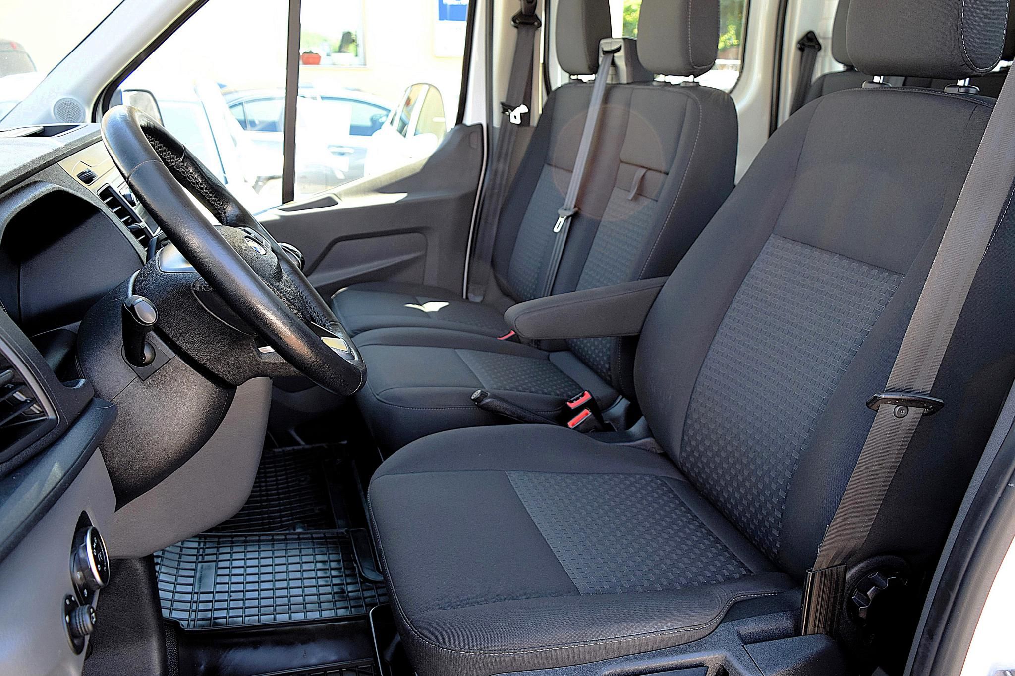 Ford Transit Ci 2.0 TD 96 kW rok 2020, 86 000 km, Maďarsko — foto 12 z 28