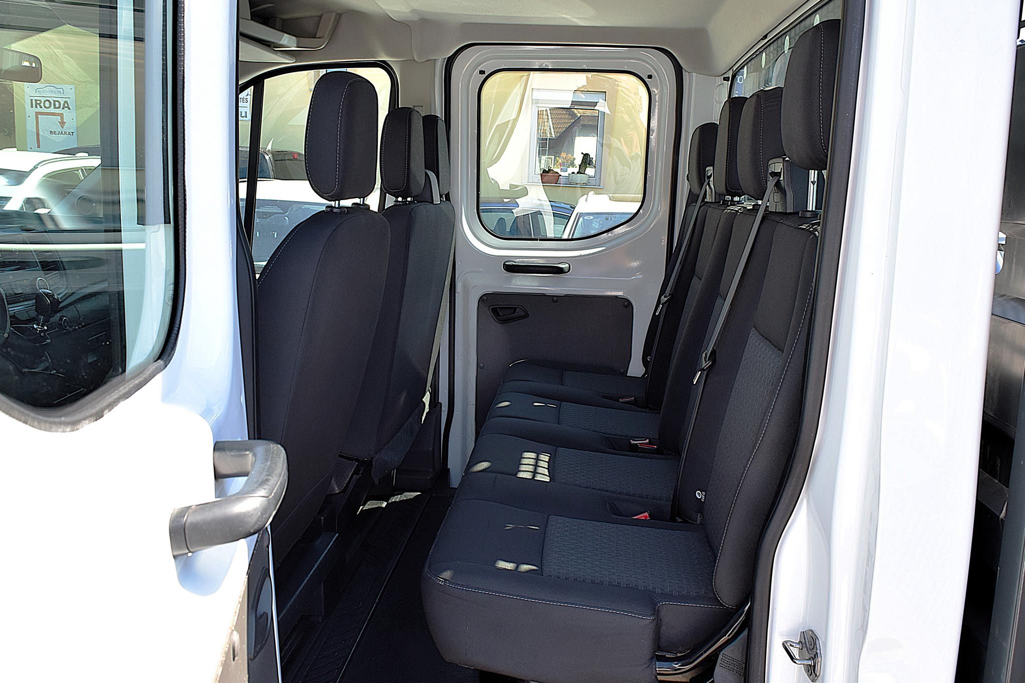 Ford Transit Ci 2.0 TD 96 kW rok 2020, 86 000 km, Maďarsko — foto 16 z 28