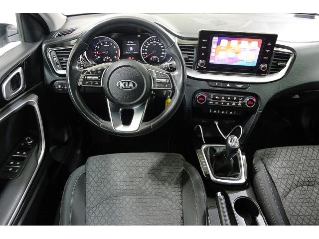 Kia Ceed 1.4 T-GDI 103 kW rok 2020, zlatá, 92 000 km, Maďarsko — foto 12 z 30