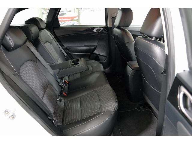 Kia Ceed 1.4 T-GDI 103 kW rok 2020, zlatá, 71 000 km, Maďarsko — foto 16 z 30
