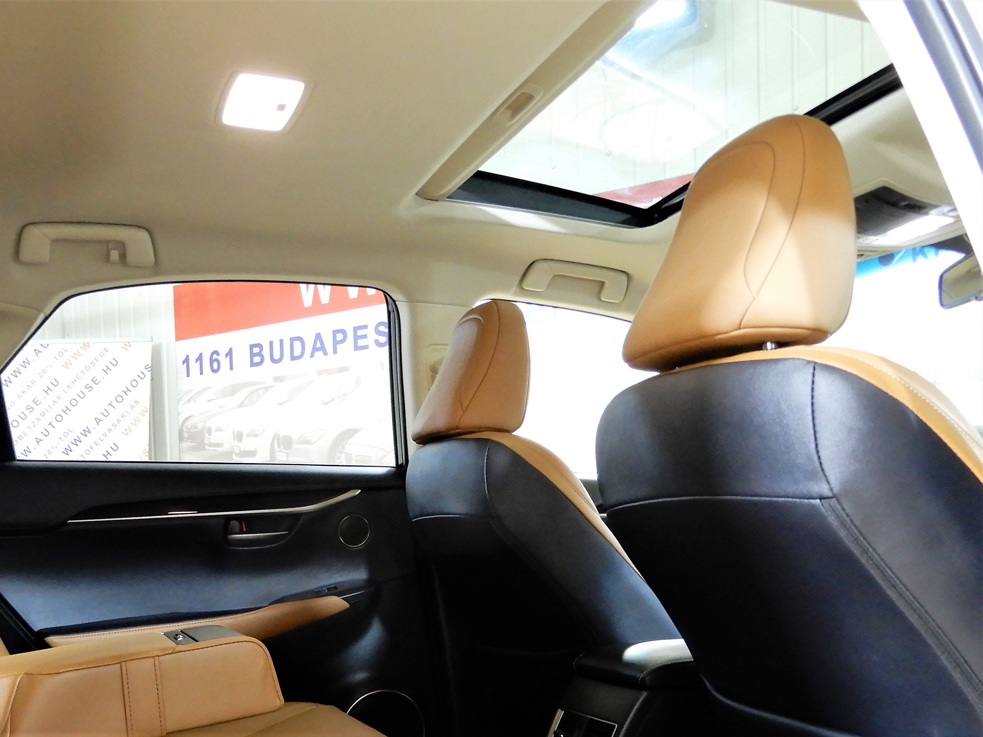 Lexus Nx 300h CVT 114 kW rok 2018, 119 000 km, Maďarsko — foto 14 z 22