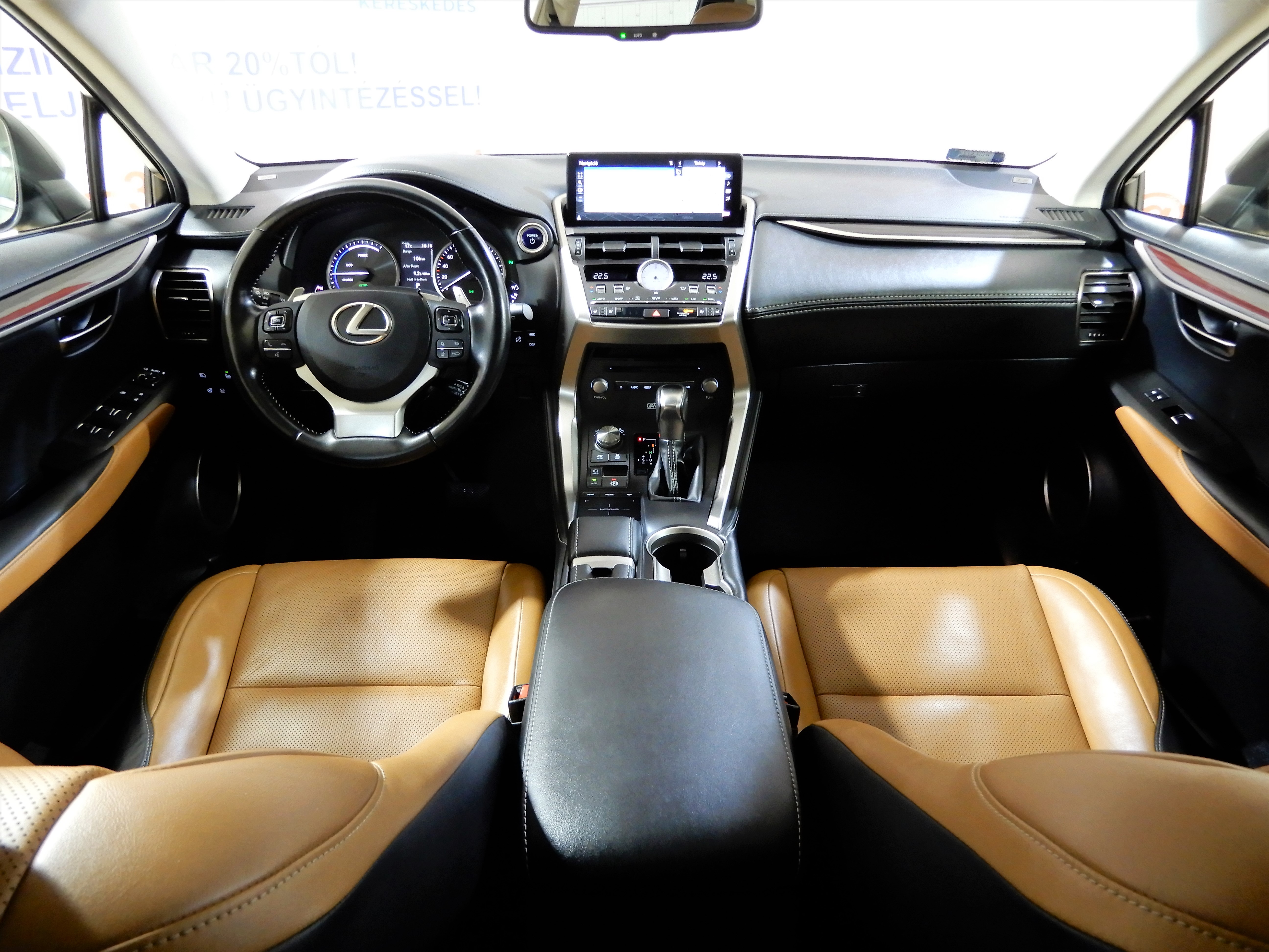 Lexus Nx 300h CVT 114 kW rok 2018, 119 000 km, Maďarsko — foto 15 z 22