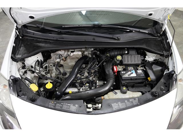 Renault Clio 20th 1.2 TCe 74 kW rok 2011, 162 000 km, Maďarsko — foto 9 z 30