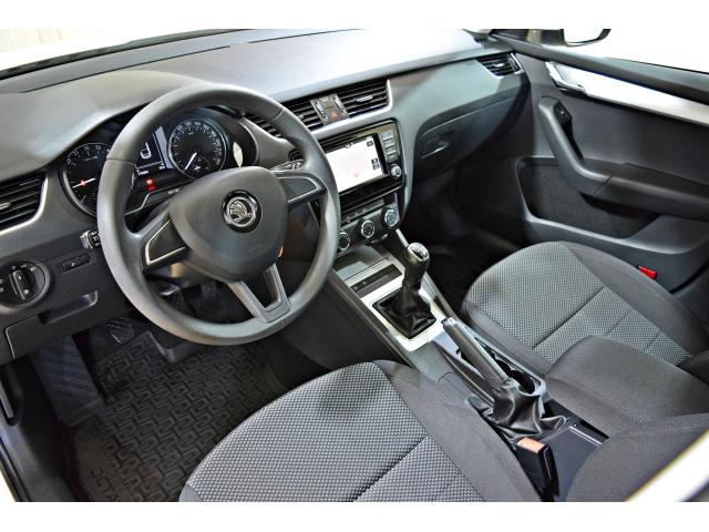 Škoda Octavia Cr 1.6 TDI 81 kW rok 2016, 128 000 km, Maďarsko — foto 10 z 19