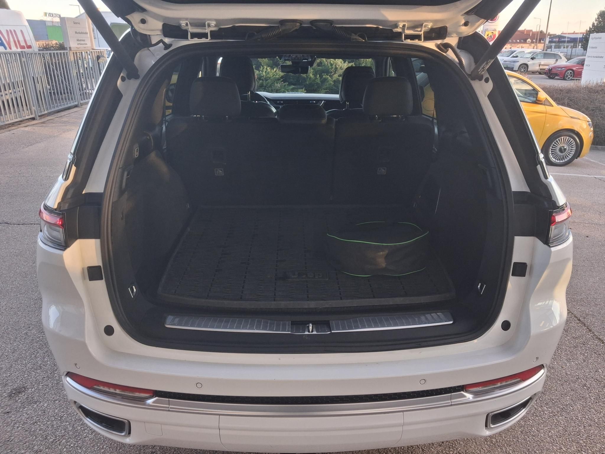 Jeep Grand Cherokee 2.0t 200 kW rok 2023, 42 239 km, Maďarsko — foto 5 z 12