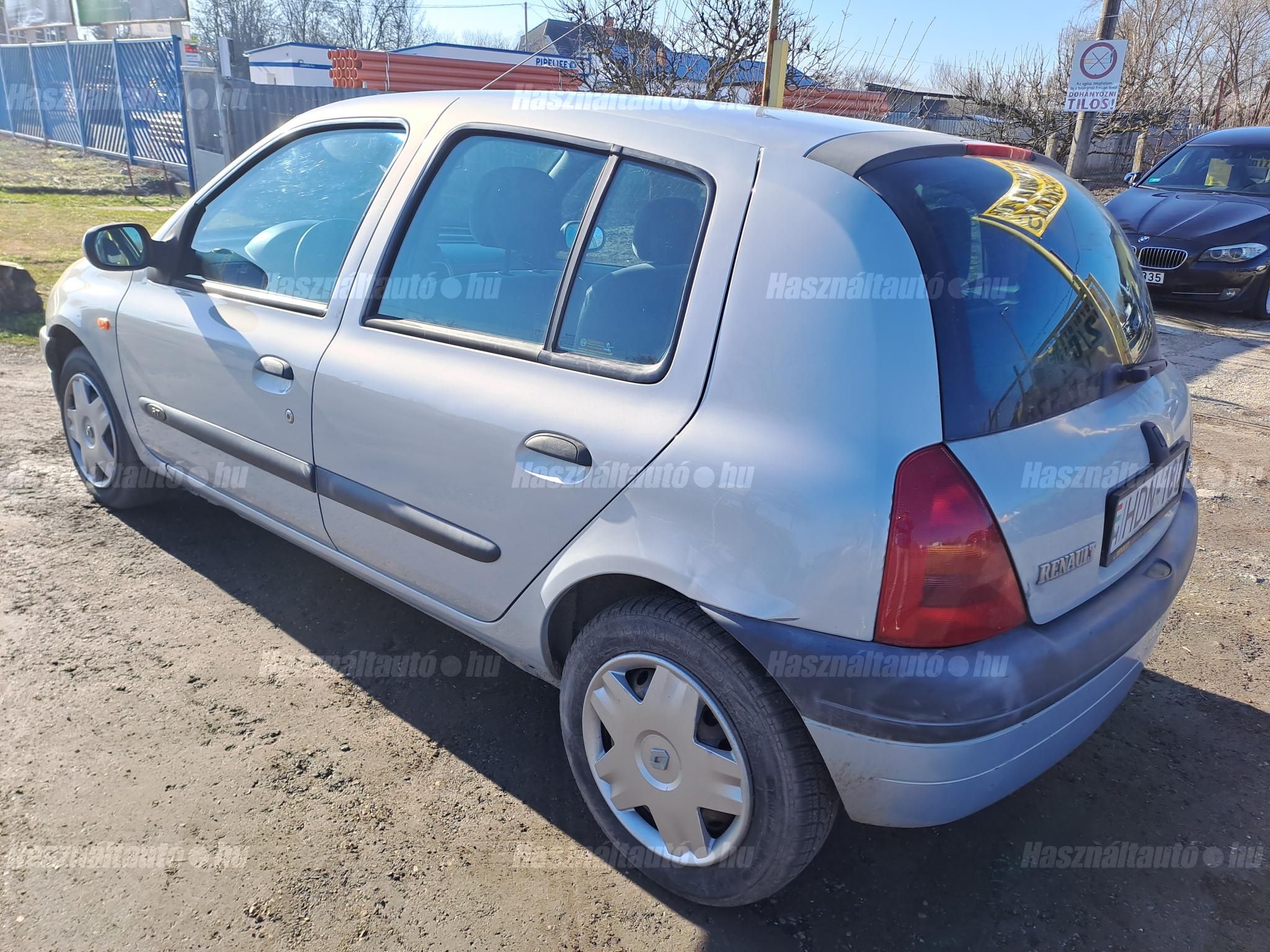 Renault Clio 16V 1.4 72 kW manuál rok 2000, 168 000 km, Maďarsko — foto 5 z 60