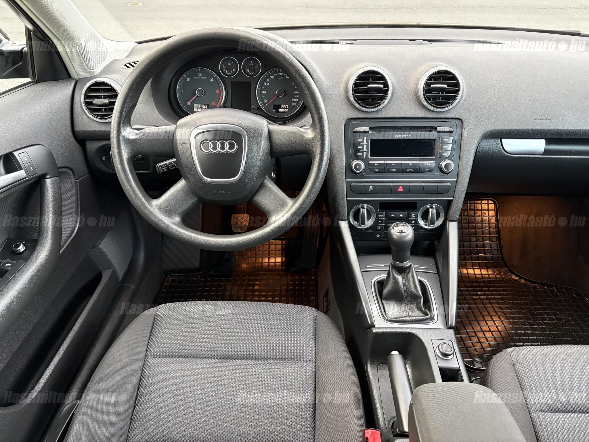 Audi a3 1.6 TDI 66 kW manuál rok 2012, 180 000 km, Maďarsko — foto 5 z 6