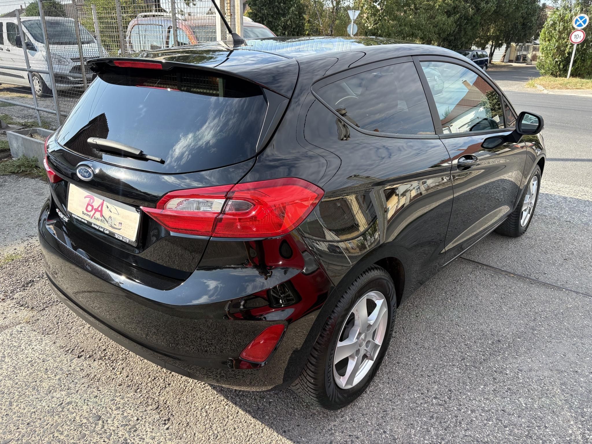 Ford Fiesta Technology 1.1 T 52 kW manuál rok 2017, 100 000 km, Maďarsko — foto 4 z 6