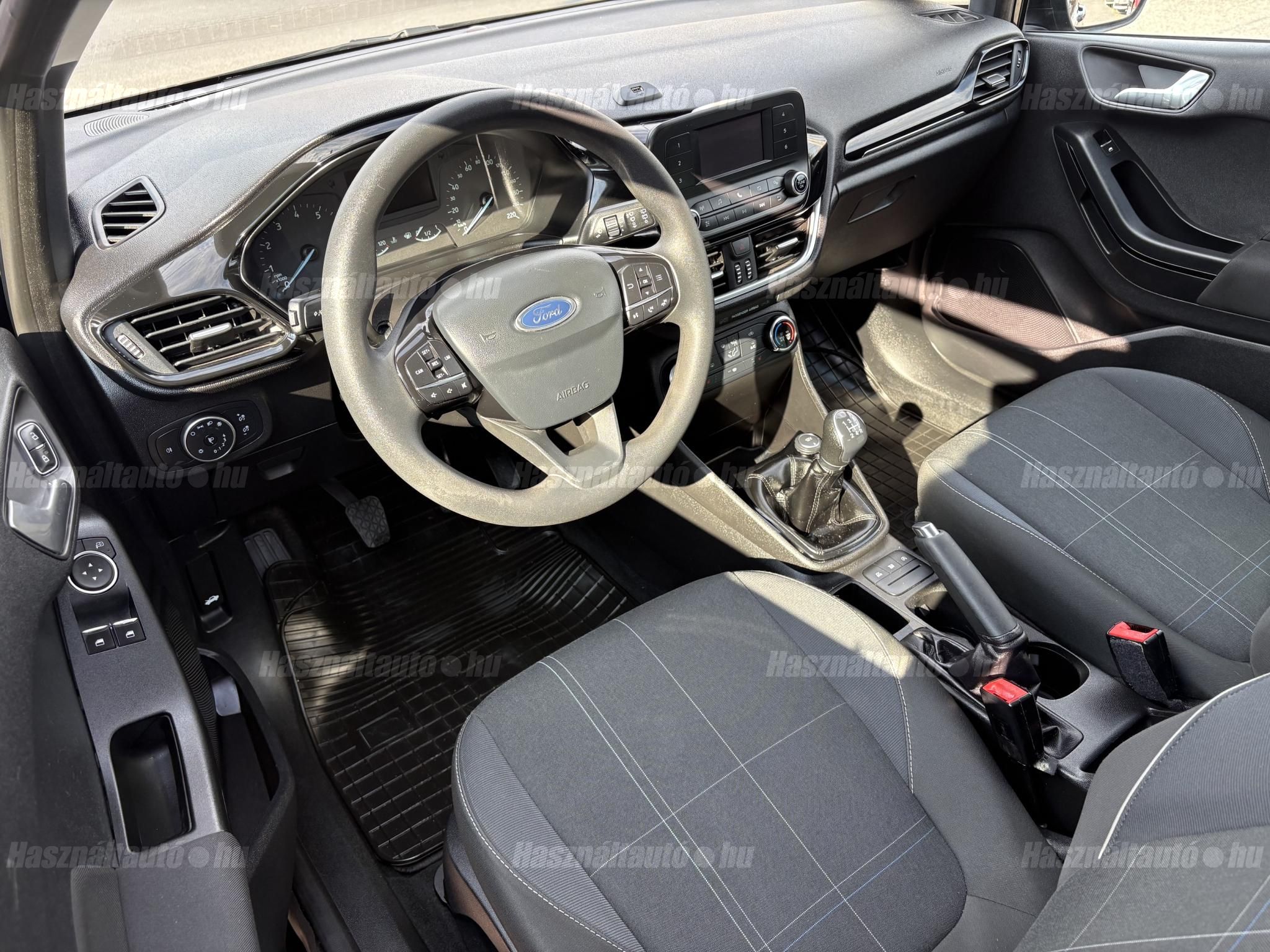 Ford Fiesta Technology 1.1 T 52 kW manuál rok 2017, 100 000 km, Maďarsko — foto 5 z 6