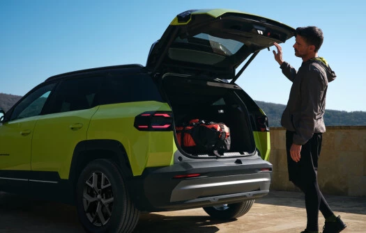 Jeep Compass Ev, Maďarsko — foto 13 z 13