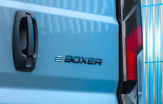 Peugeot e-Boxer 200 kW, Maďarsko — foto 10 z 10