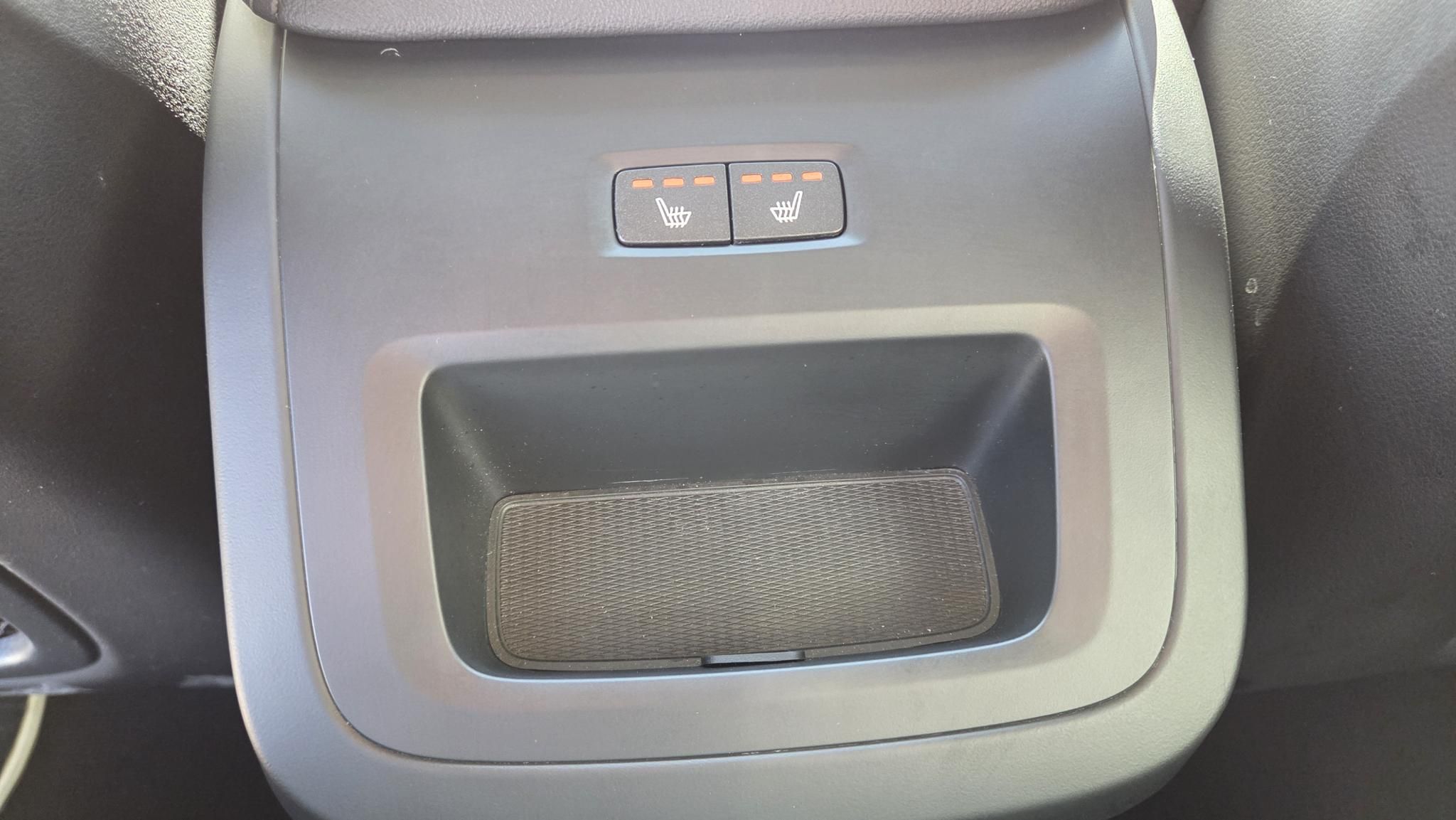 Volvo s60 2.0 MHEV 145 kW automat rok 2023, 65 770 km, Maďarsko — foto 15 z 41