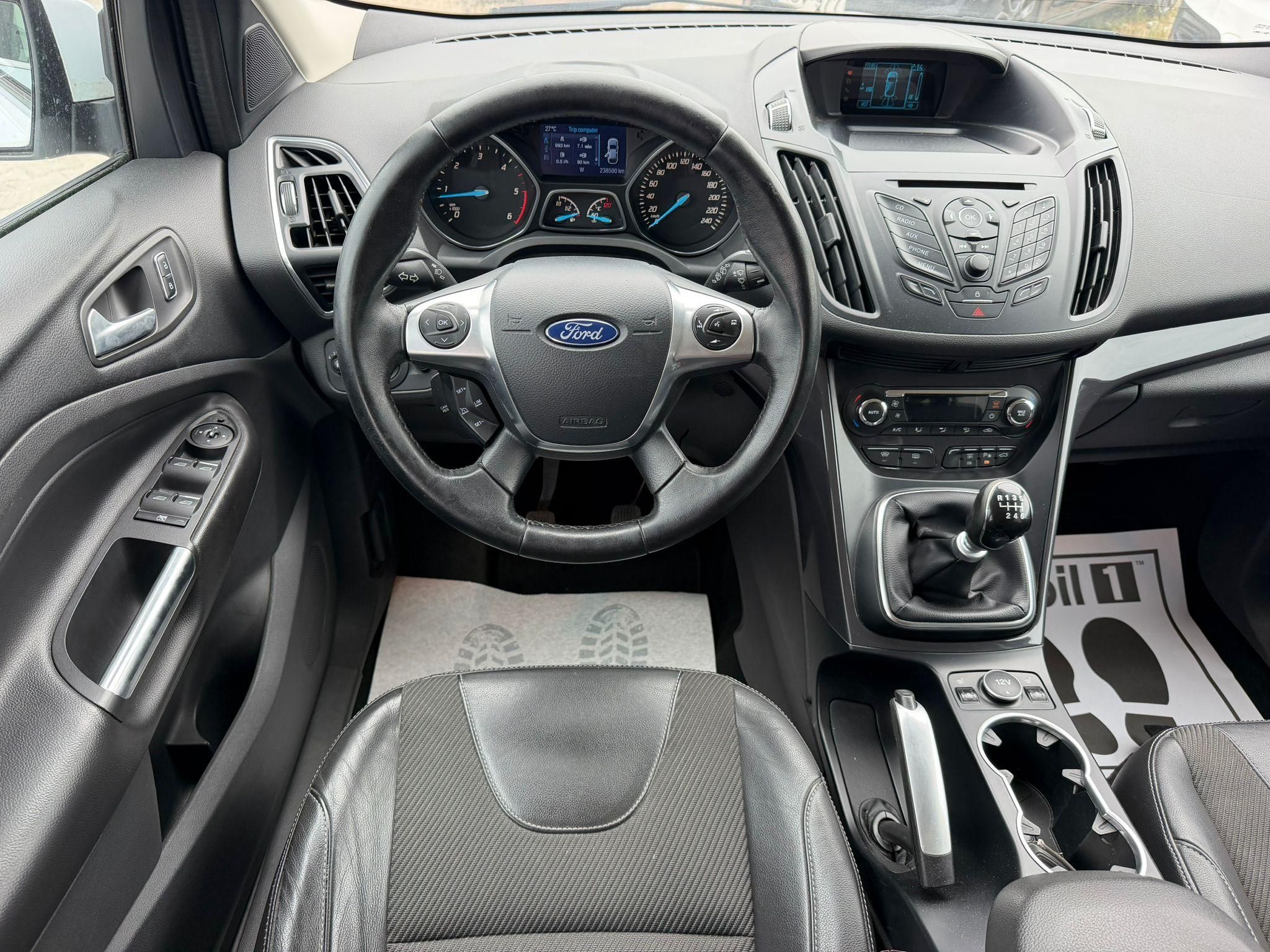Ford Kuga Ci Titanium 4x4 2.0 TD 103 kW manuál rok 2014, Maďarsko — foto 9 z 11