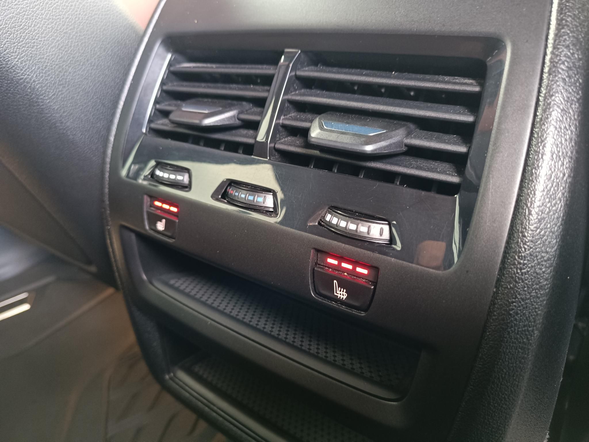 BMW x5 4x4 3,0 250 kW automat, 116 697 km, Maďarsko — foto 10 z 27