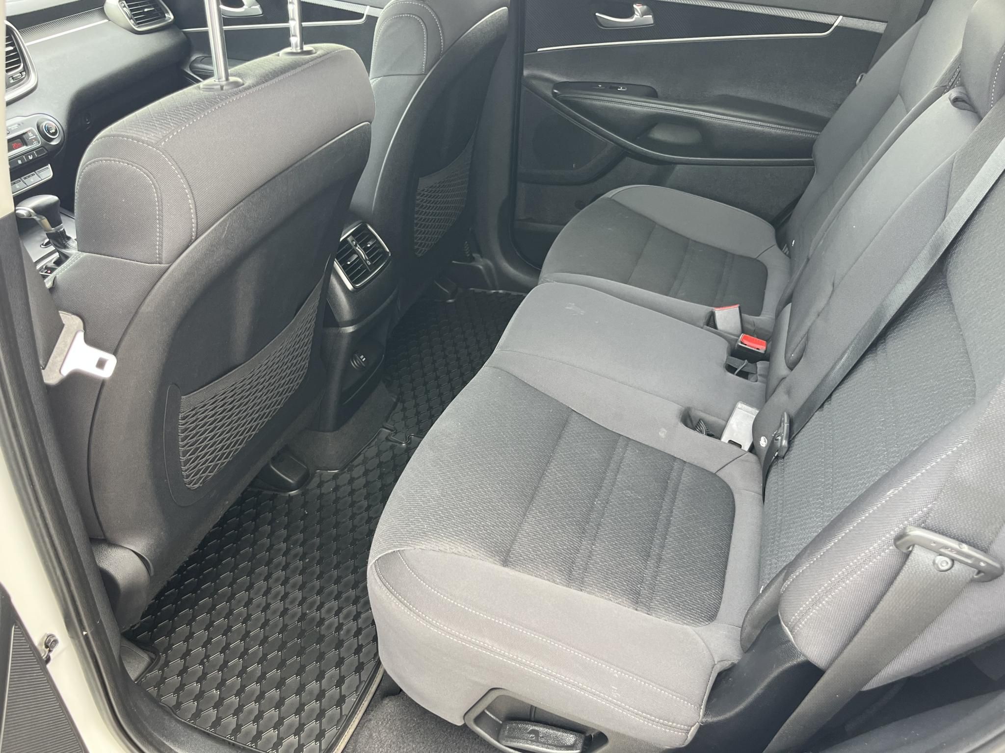 Kia 7 2.2 CRDi 147 kW automat, 180 619 km, Maďarsko — foto 7 z 17