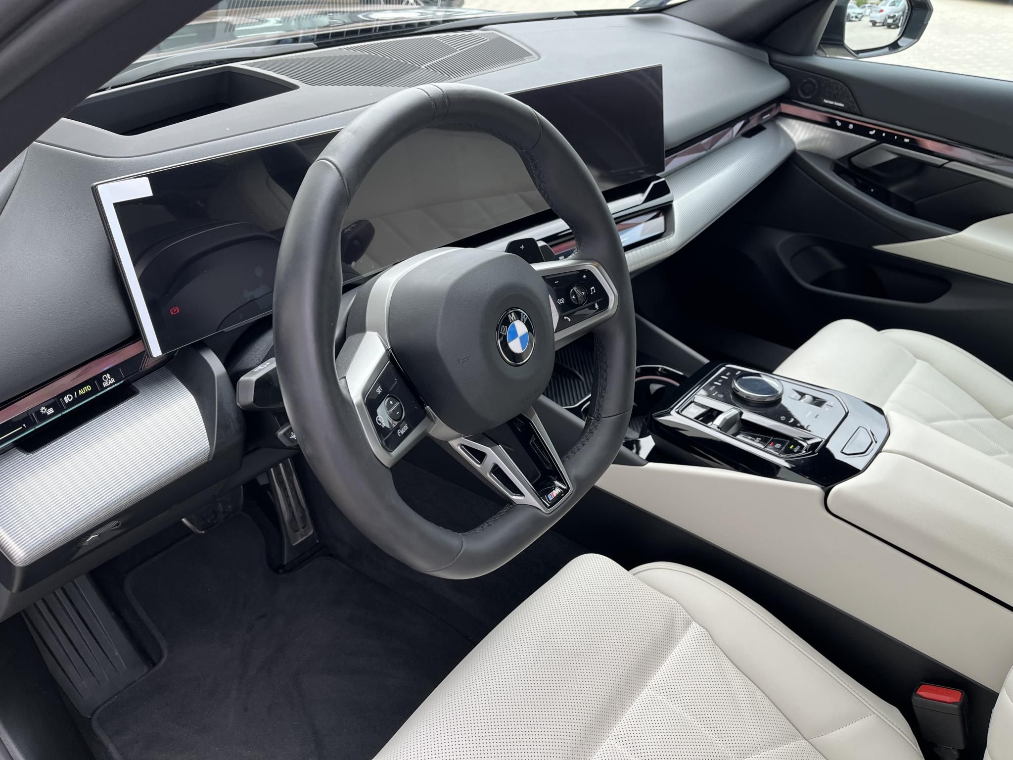 BMW 27 4x4 3,0 223 kW automat, 4 300 km, Maďarsko — foto 12 z 24