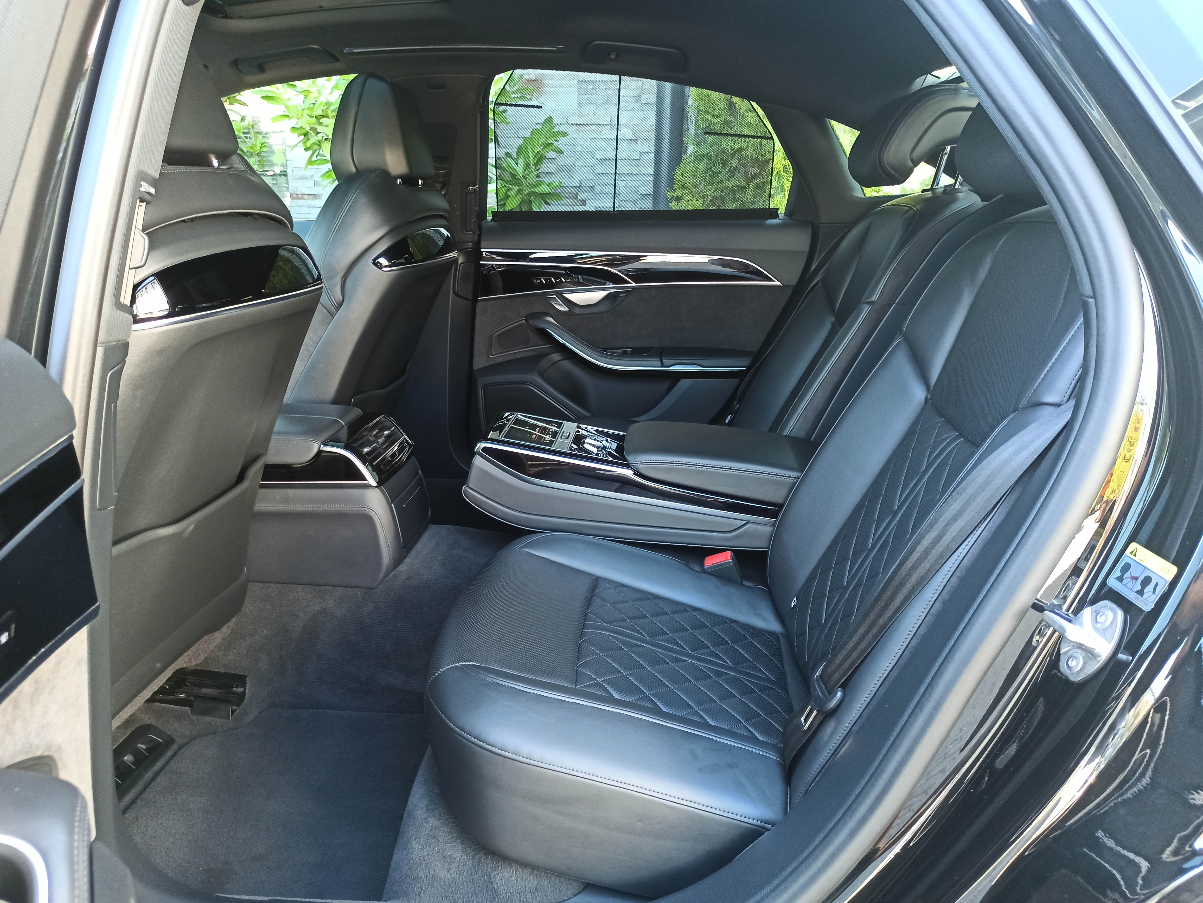 Audi a8 quattro 3,0 TFSI Tiptronic 250 kW rok 2020, černá, 170 000 km, Maďarsko — foto 9 z 50