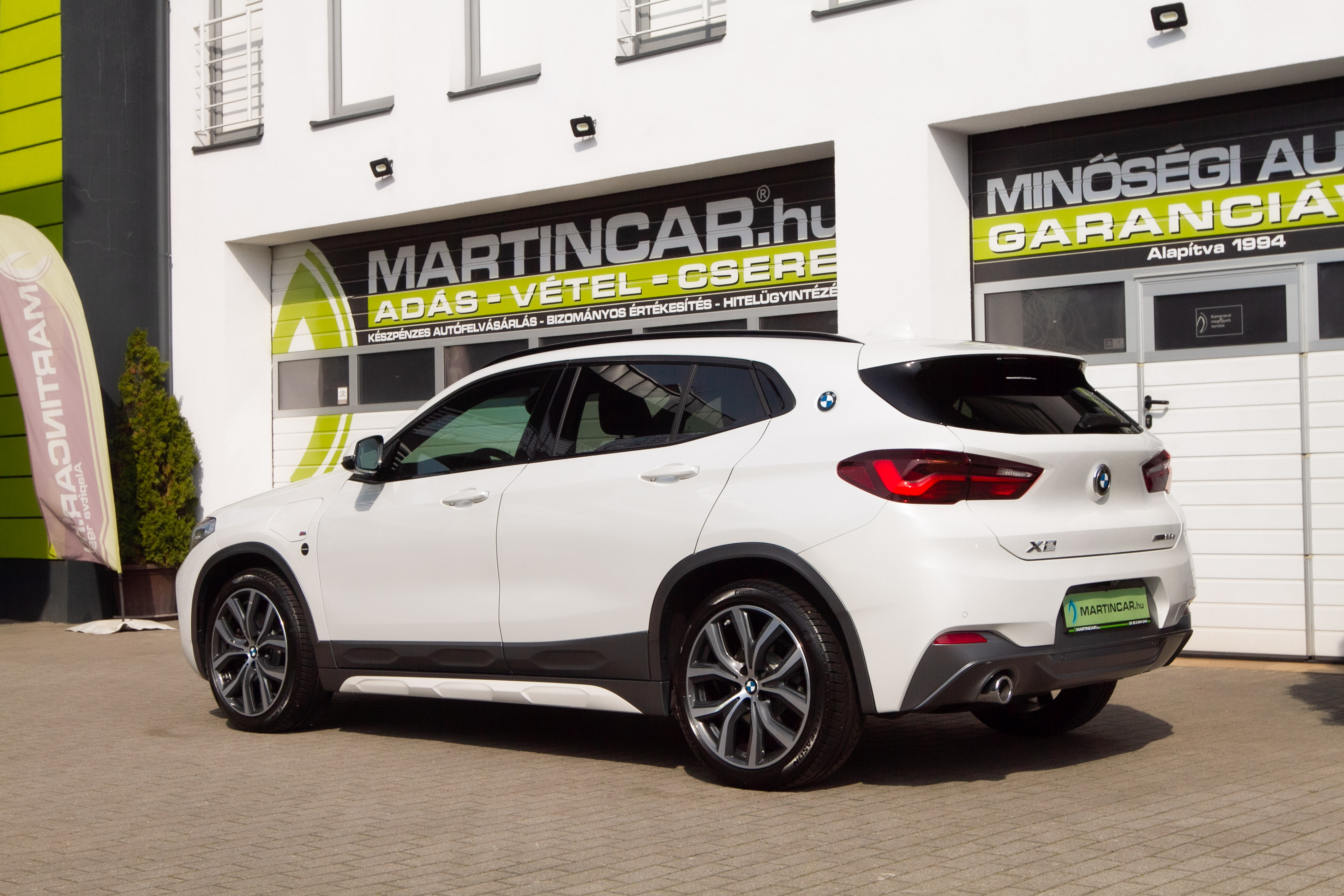 BMW x2 1,5 92 kW automat rok 2021, bílá, 20 000 km, Maďarsko — foto 14 z 50