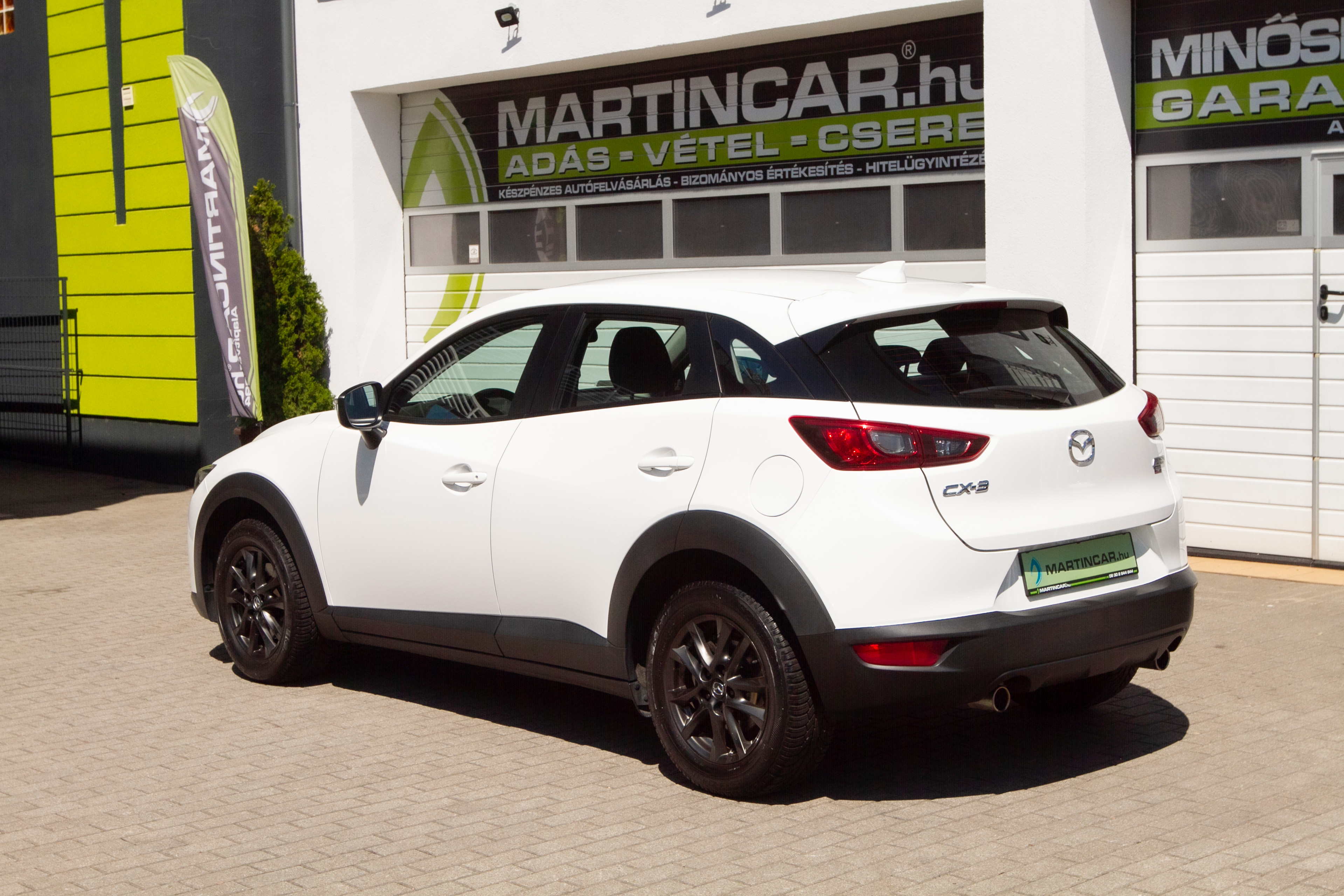 Mazda CX-3 2.0i 88 kW manuál rok 2016, bílá, 120 000 km, Maďarsko — foto 2 z 50