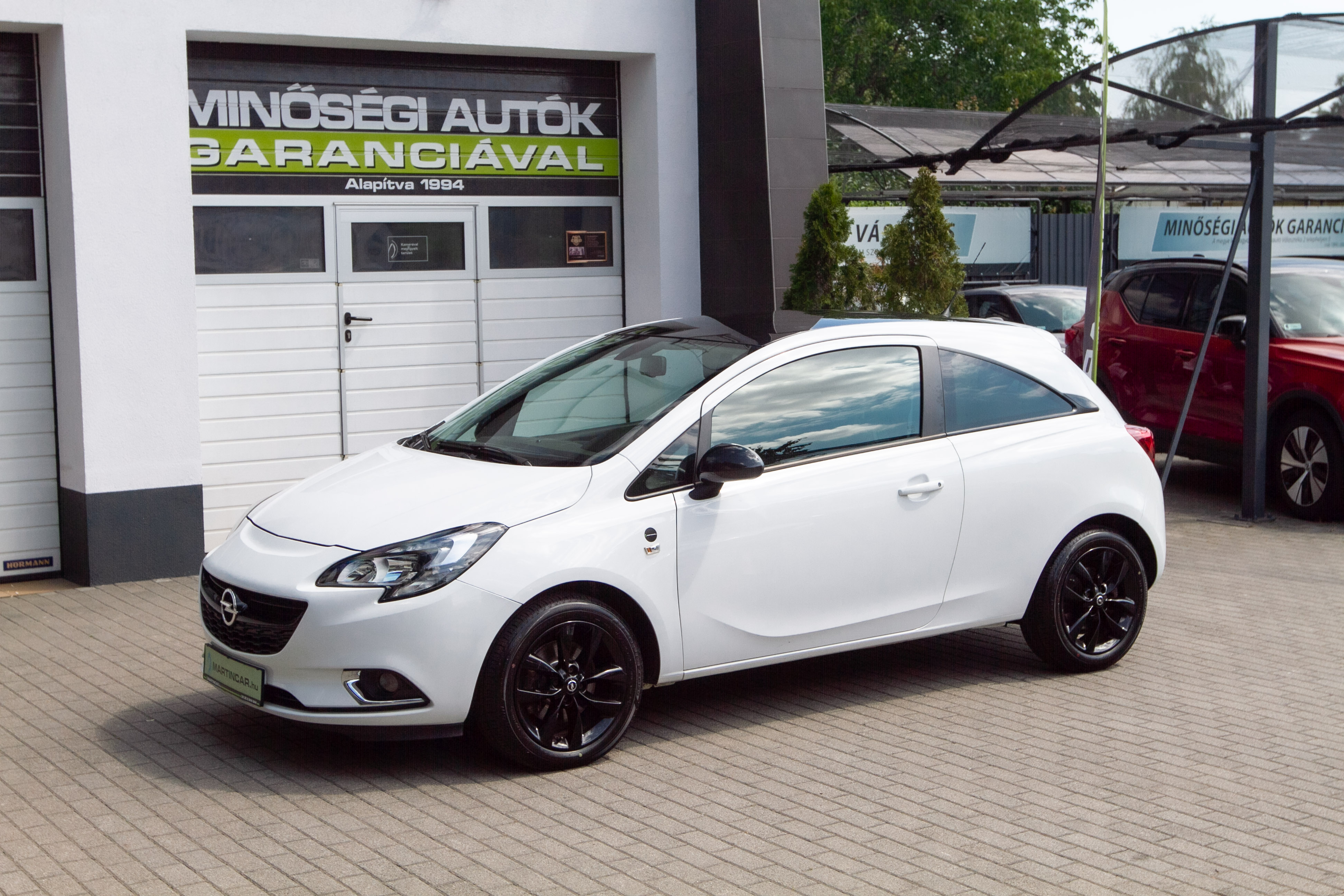 Opel Corsa E T 1.0t 1.0 85 kW manuál rok 2015, bílá, 120 000 km, Maďarsko — foto 15 z 60