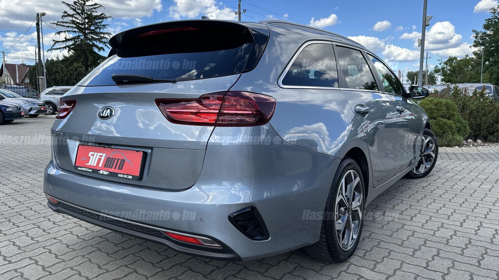 Kia Niro Launch Edition 1.6 GDI PHEV DCT 103 kW rok 2019, 128 280 km, Maďarsko — foto 7 z 41