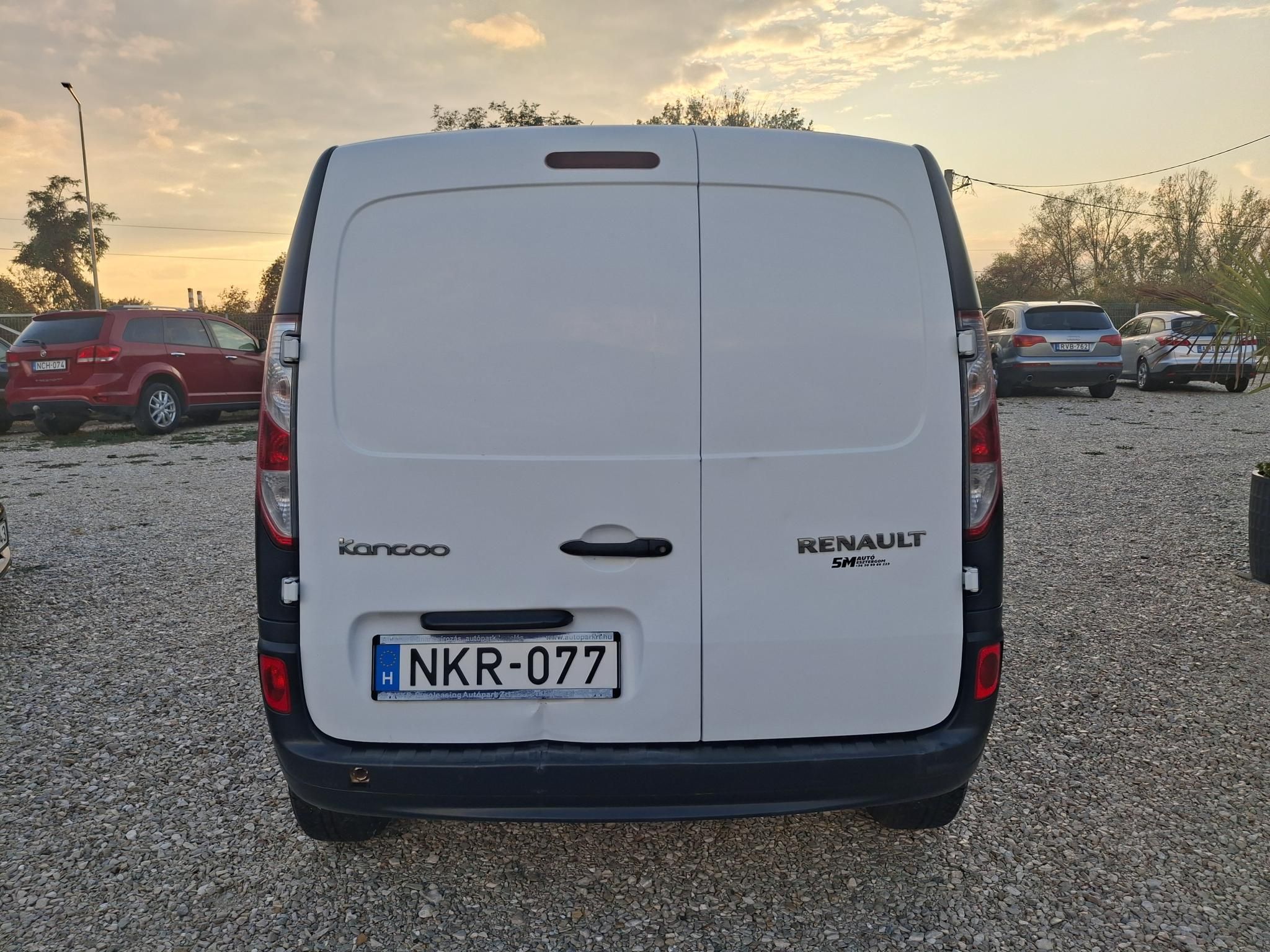 Renault Kangoo Express Maxi 1.5 dCi 66 kW manuál, Maďarsko — foto 5 z 12
