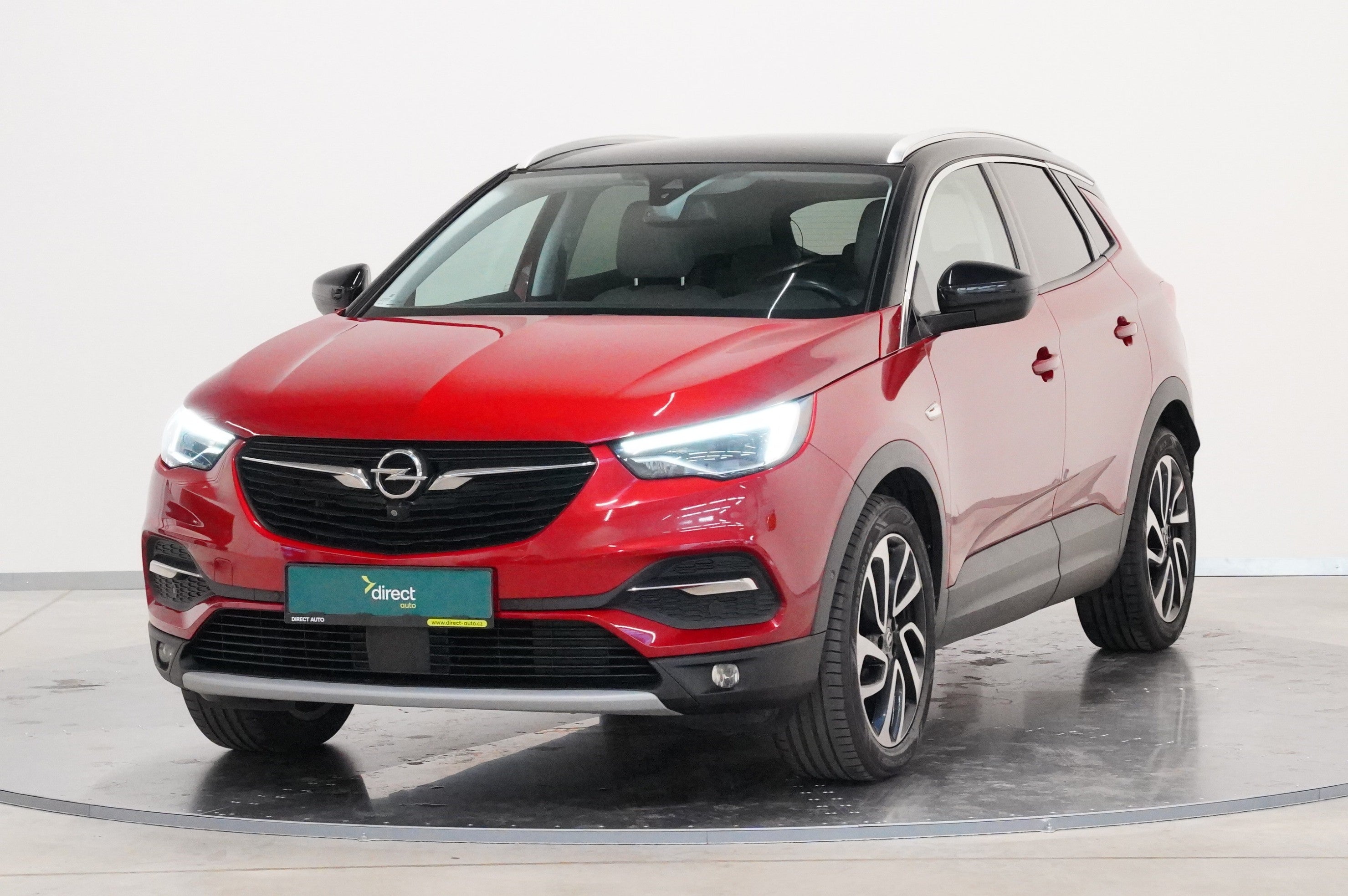Opel Grandland X 1.6 CDTi 88 kW automatic, Česko — foto 1