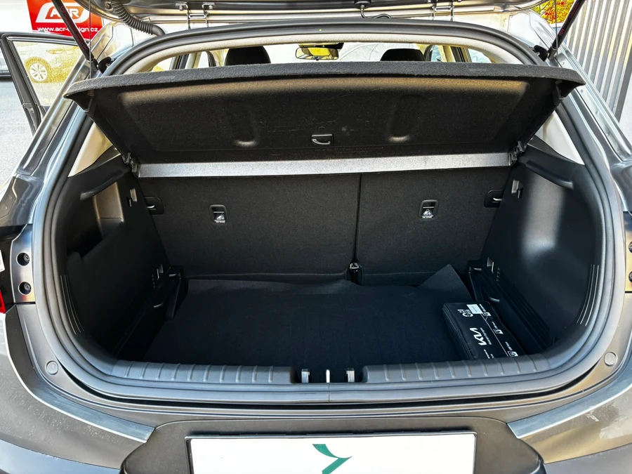Kia Stonic Spin 1.0 T-GDI 74 kW automat, Česko — foto 11 z 11