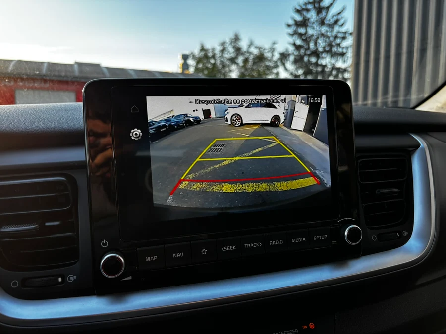 Kia Stonic Spin 1.0 T-GDI 74 kW automat, Česko — foto 6 z 11