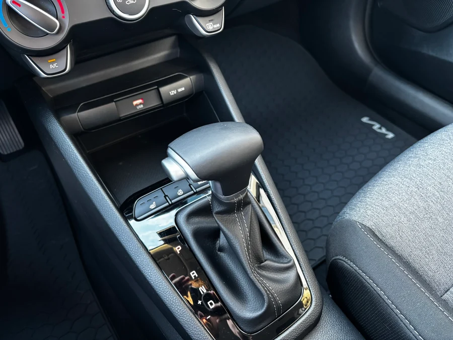Kia Stonic Spin 1.0 T-GDI 74 kW automat, Česko — foto 7 z 11