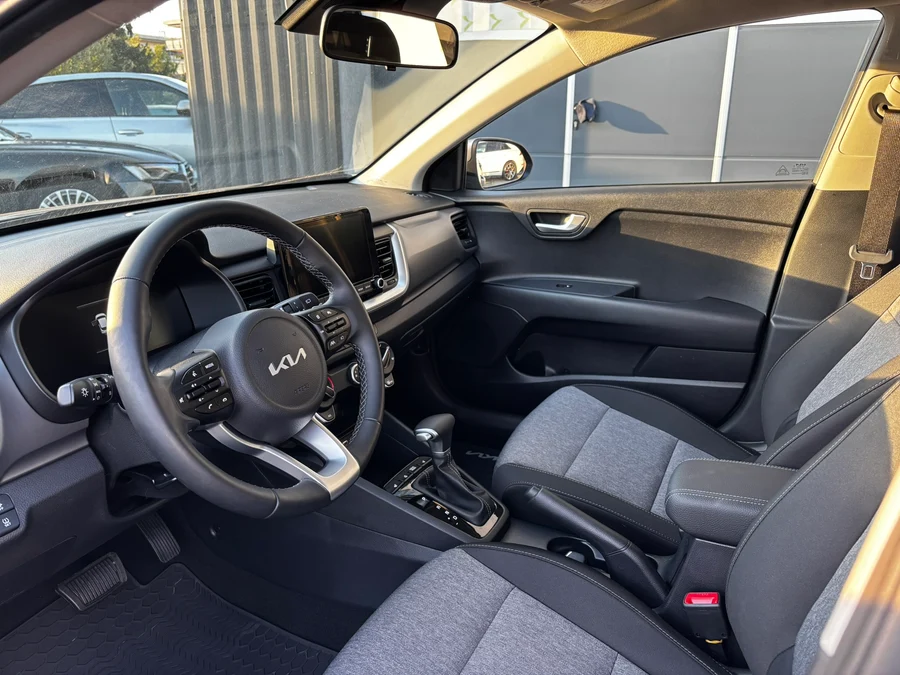 Kia Stonic Spin 1.0 T-GDI 74 kW automat, Česko — foto 9 z 11