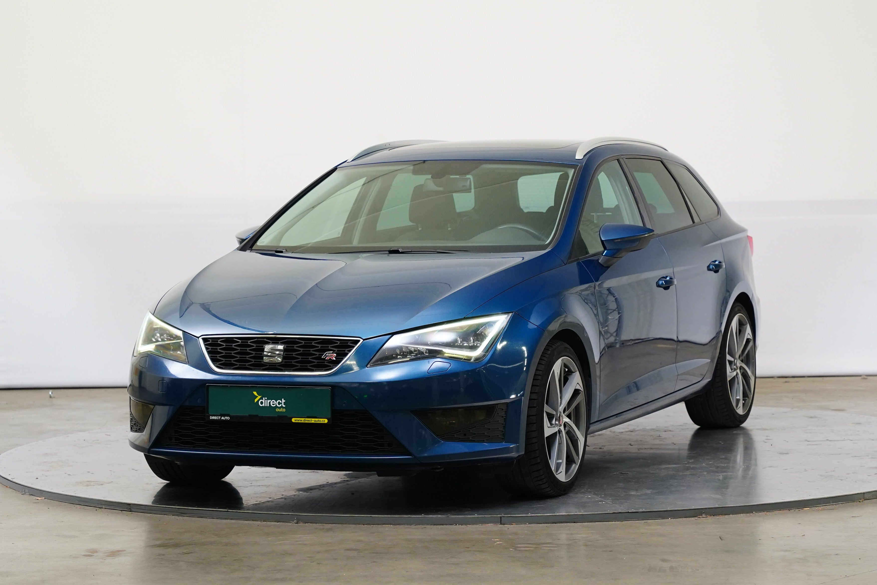 Seat Leon 2.0 TDI 135 kW automatic, Česko — foto 1 z 27 Seat Leon 2.0 TDI 135 kW automatic, Česko — foto 1 z 27