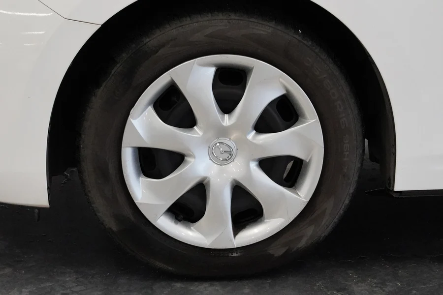 Mazda 3 1.5 74 kW manuál, Česko — foto 10 z 22