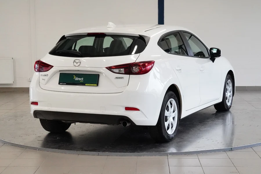 Mazda 3 1.5 74 kW manuál, Česko — foto 2 z 22
