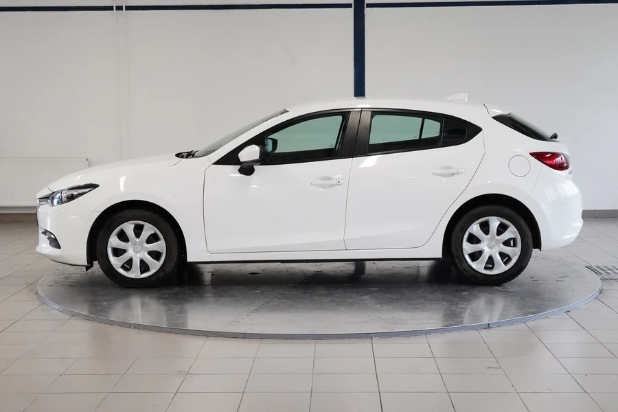 Mazda 3 1.5 74 kW manuál, Česko — foto 3 z 22