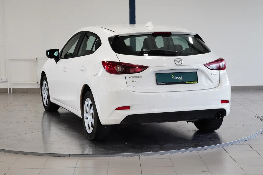 Mazda 3 1.5 74 kW manuál, Česko — foto 7 z 22