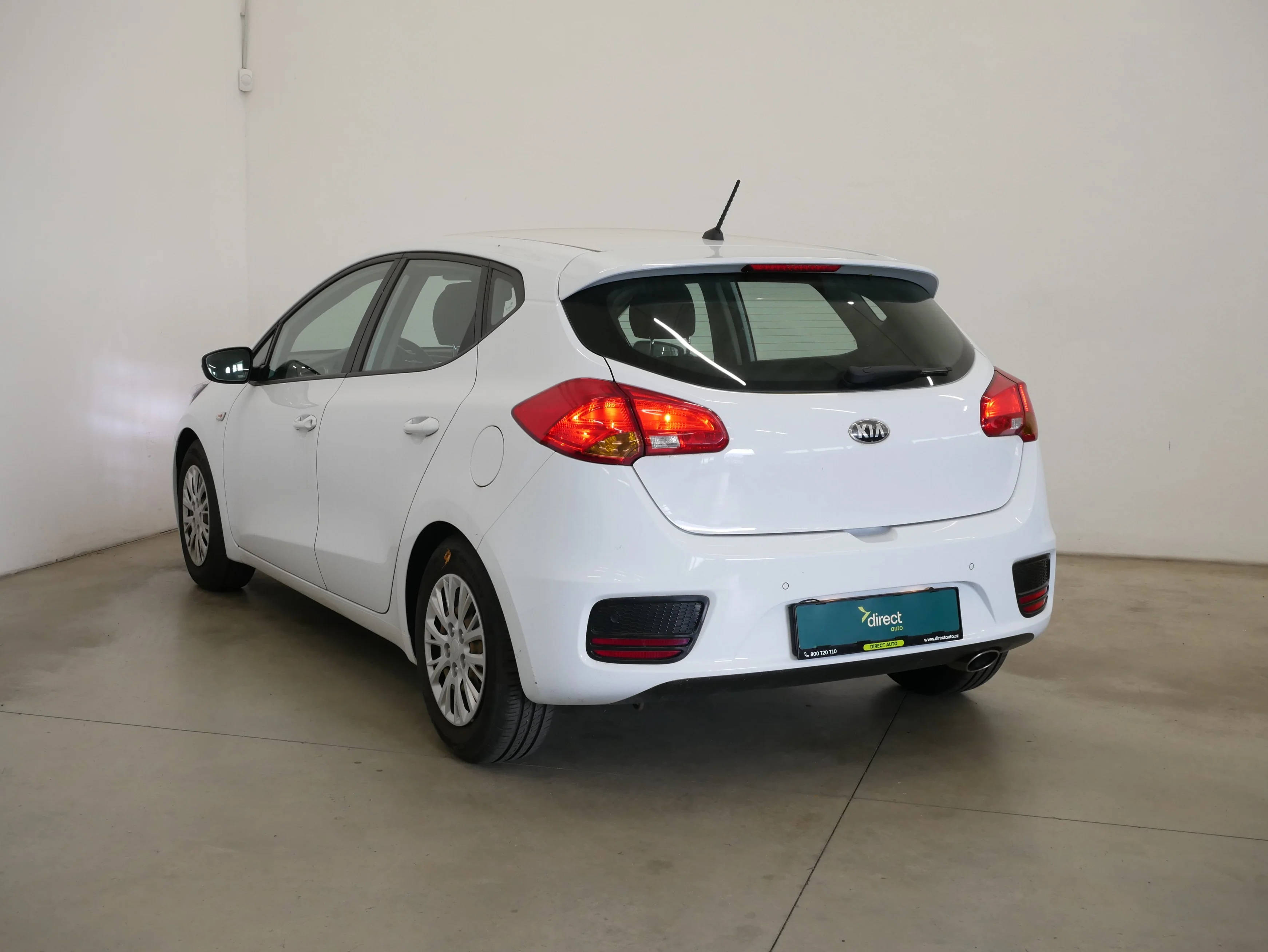 Kia Ceed Cvvt 1.4 74 kW, Česko — foto 3 z 6