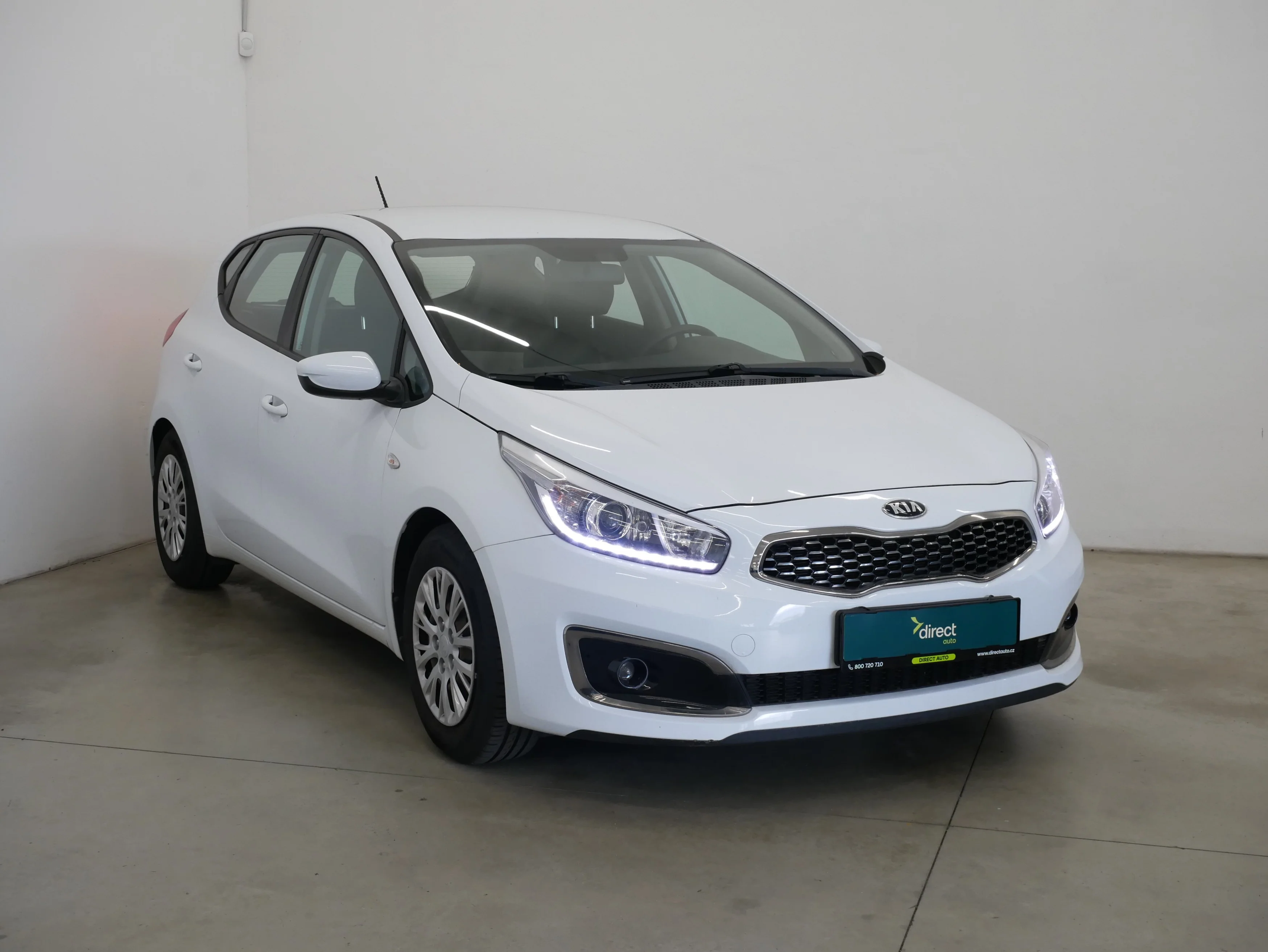 Kia Ceed Cvvt 1.4 74 kW, Česko — foto 4 z 6