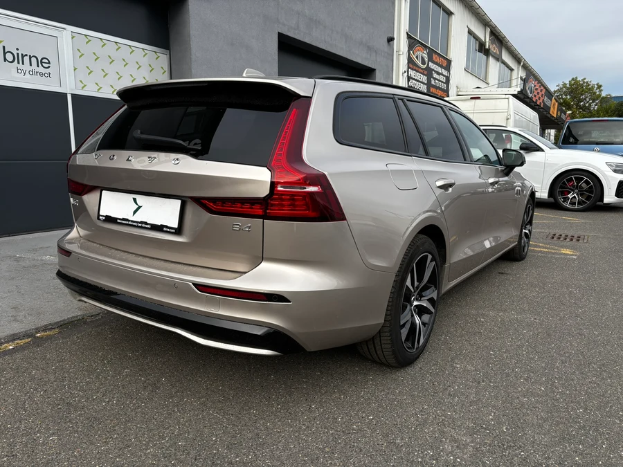 Volvo v60 2.0i MHEV 145 kW automat, Česko — foto 4 z 12