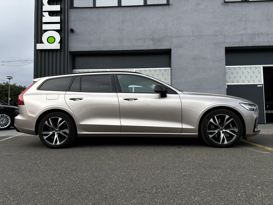 Volvo v60 2.0i MHEV 145 kW automat, Česko — foto 5 z 12