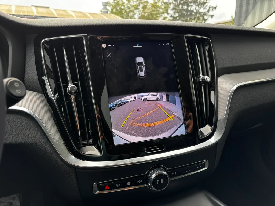 Volvo v60 2.0i MHEV 145 kW automat, Česko — foto 7 z 12