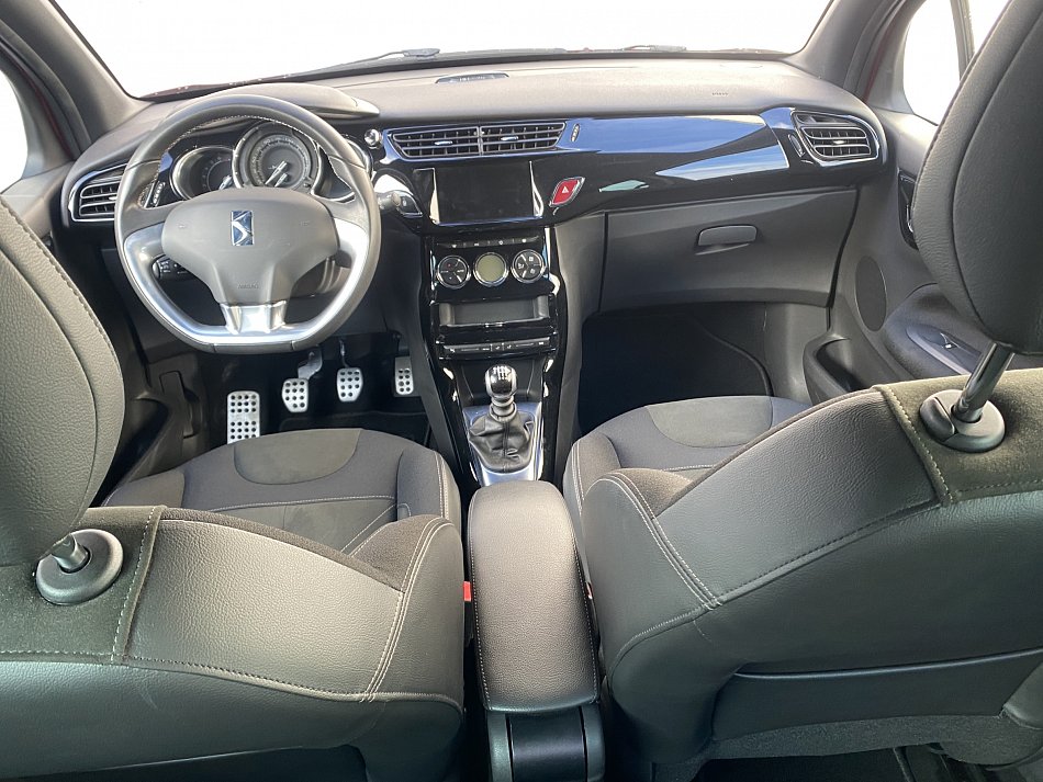 Ds DS3 1.2 96 kW rok 2018, 63 160 km, Česko — foto 8 z 17