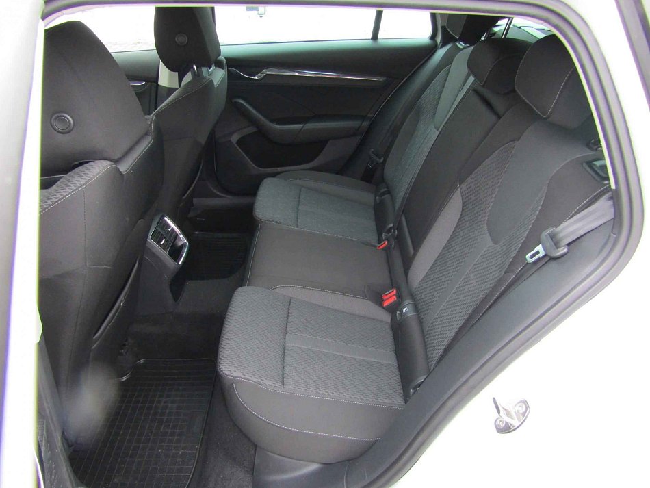 Škoda Octavia Iv 2.0 TDI 2.0TDi 85 kW rok 2020, 164 697 km, Česko — foto 10 z 21