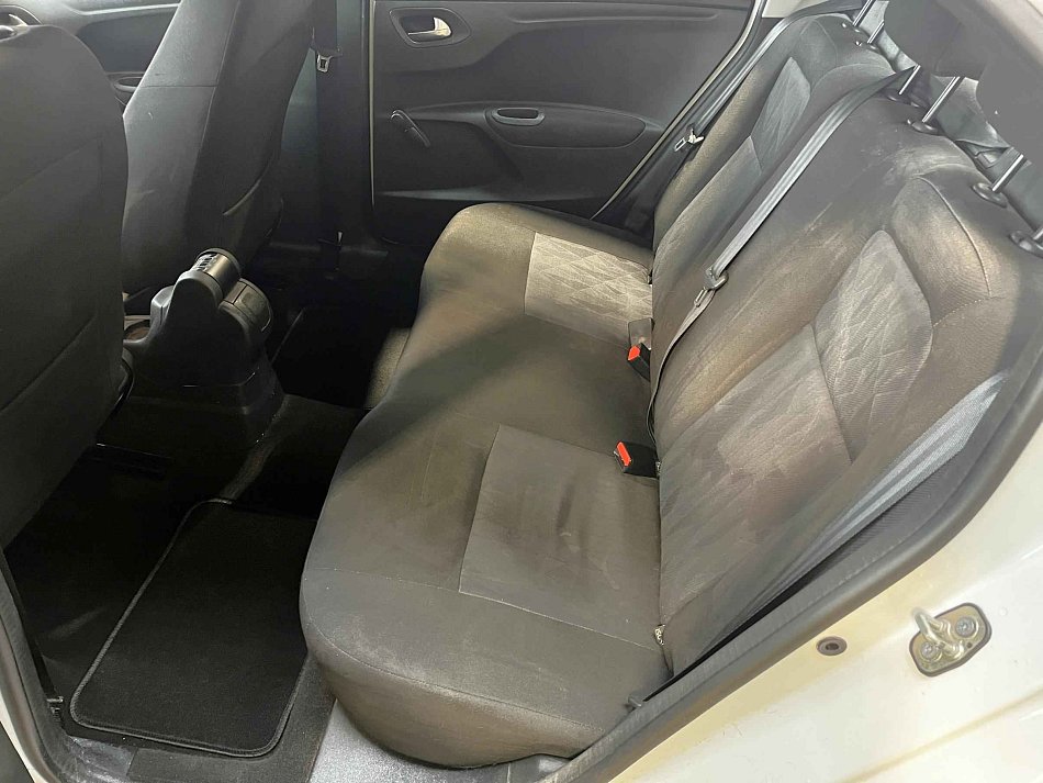 Citroen C-Elysee VTi Feel 1.6 85 kW manuál rok 2018, 36 184 km, Česko — foto 10 z 13