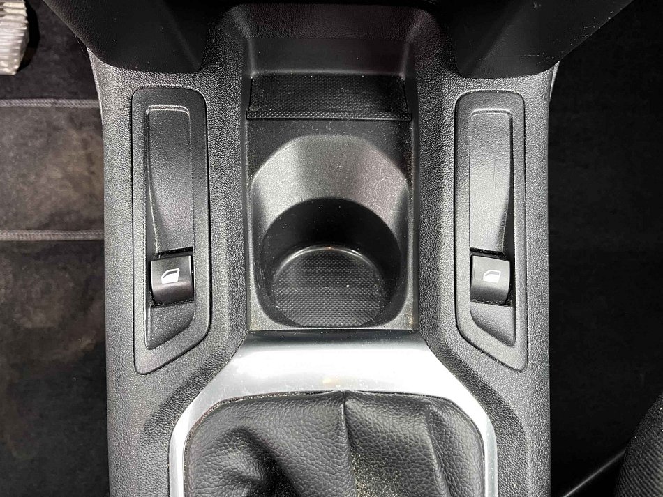 Citroen C-Elysee VTi Feel 1.6 85 kW manuál rok 2018, 36 184 km, Česko — foto 12 z 13