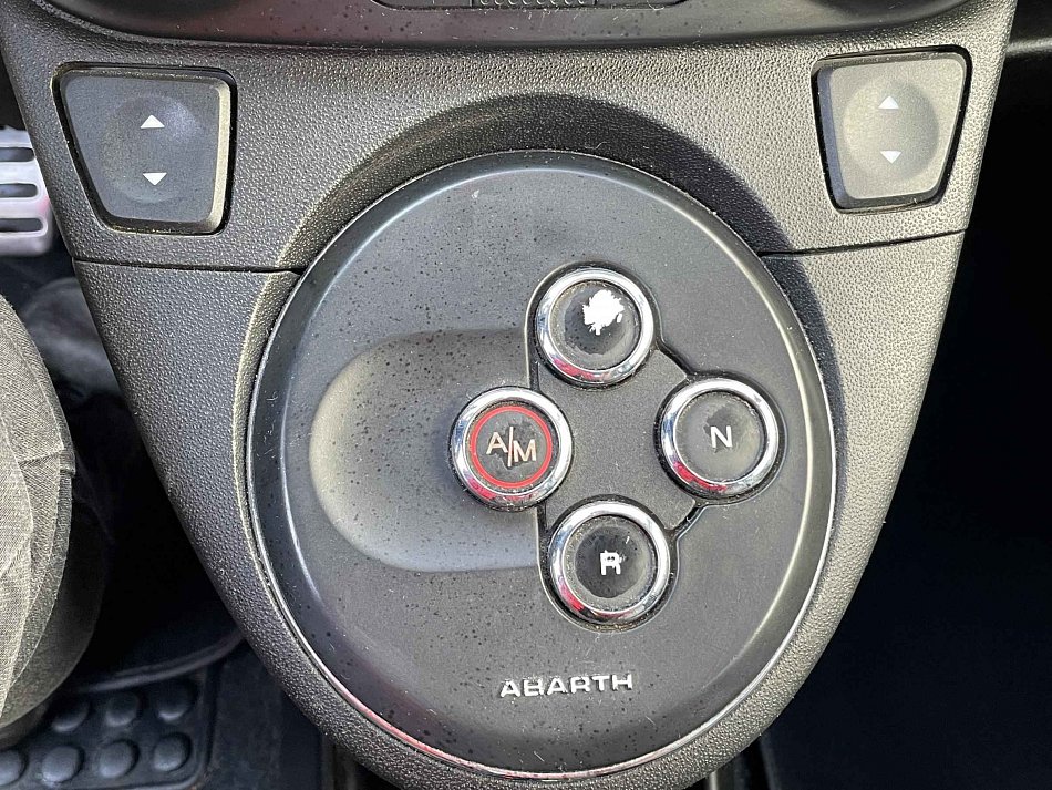 Abarth 500 1.4t 1.4 T 103 kW rok 2012, 144 965 km, Česko — foto 13 z 19