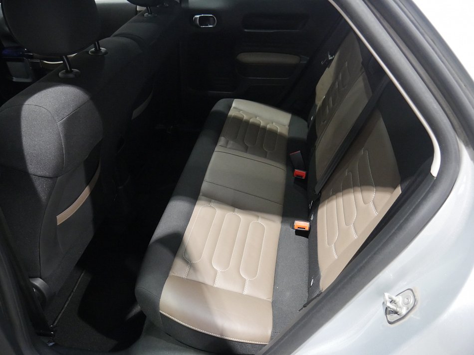 Citroen c4 1.2 81 kW rok 2016, 157 993 km, Česko — foto 10 z 17