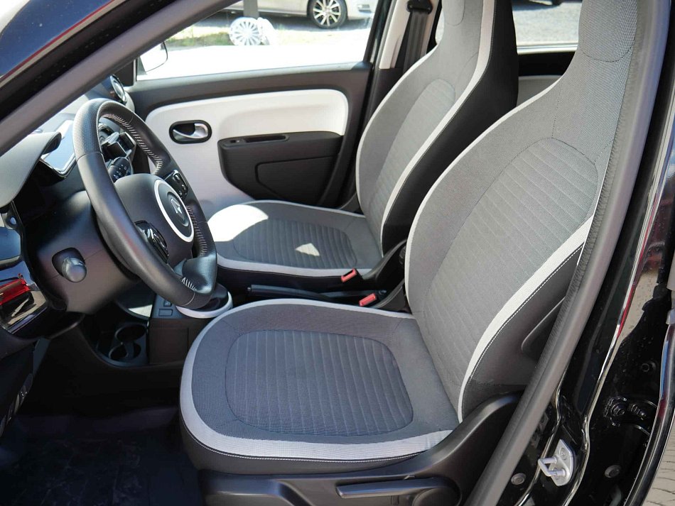 Renault Twingo SCe 1.0 51 kW rok 2018, 90 965 km, Česko — foto 9 z 16
