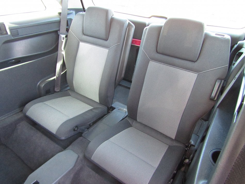 Opel Zafira 1.8i 1.8 i 103 kW manuál rok 2011, 231 680 km, Česko — foto 11 z 17