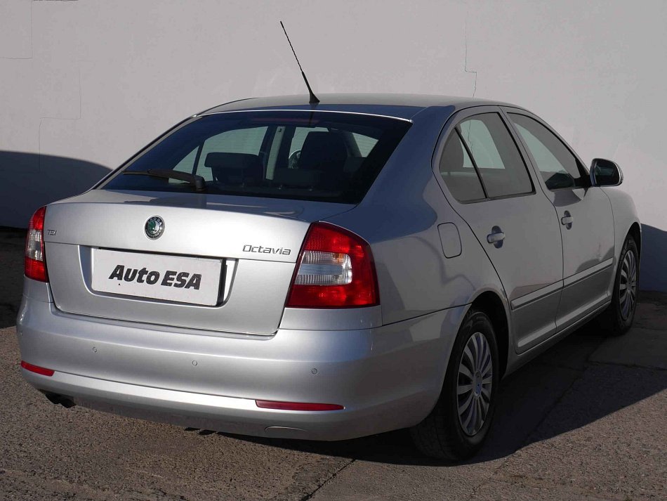 Škoda Octavia Ii Ambiente 1.4 TSI 90 kW rok 2010, 240 111 km, Česko — foto 6 z 16